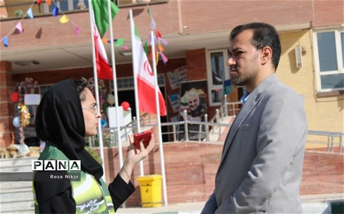 برگزاری برنامه های تربیتی در طی سال تحصیلی، در راستای تقویت روحیه دانش‌آموزان ضروری است