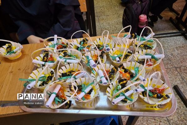 جشن سالروز آغاز امامت امام زمان در دبیرستان فرهنگ ۱۳