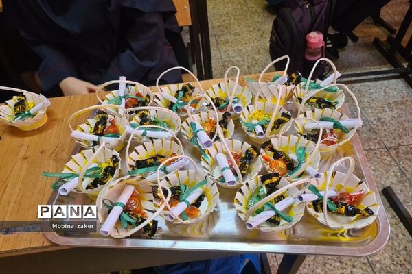 جشن سالروز آغاز امامت امام زمان در دبیرستان فرهنگ ۱۳