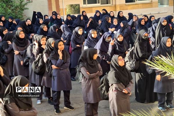 زنگ مهر در دبیرستان دخترانه فرهنگ  ۱۳