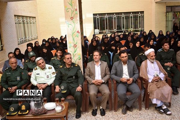 نواختن زنگ مهر و ایثار و مقاومت در مدارس بهاباد