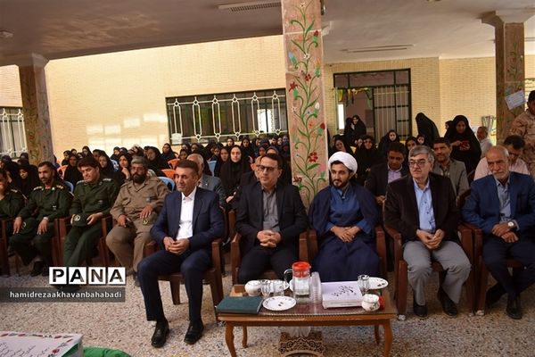 نواختن زنگ مهر و ایثار و مقاومت در مدارس بهاباد