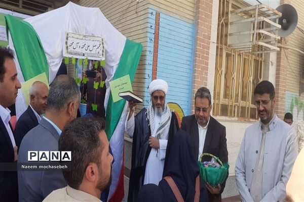 نواخته شدن زنگ آغاز سال تحصیلی جدید و زنگ هفته دفاع مقدس در مدارس شادگان