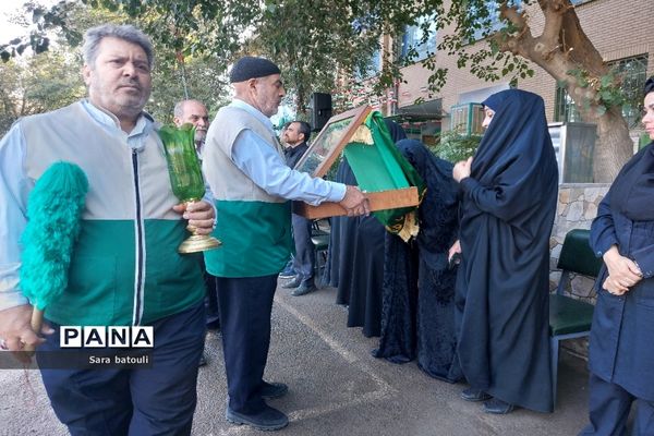 آیین نواختن زنگ مهر در منطقه ۱۸