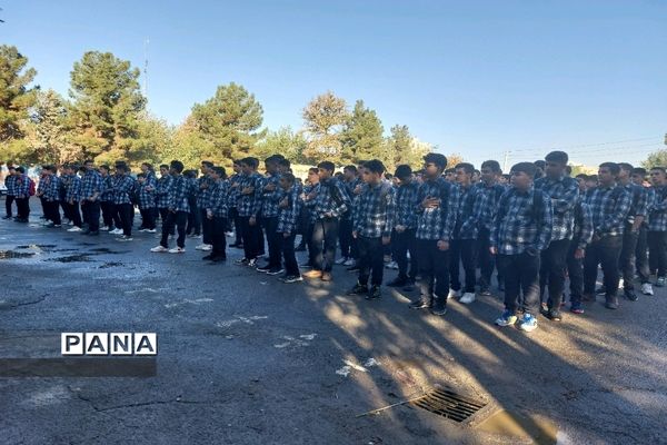 آیین نواختن زنگ مهر در منطقه ۱۸