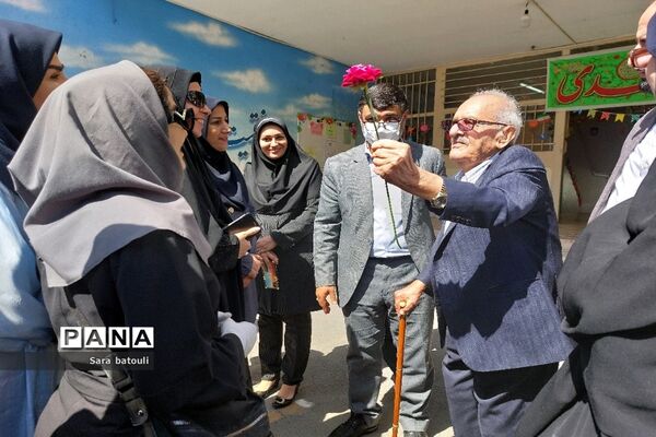 جشن بازگشایی مدارس در منطقه ۱۸