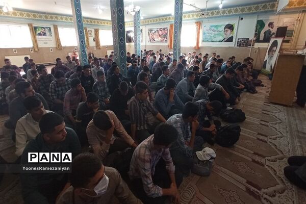 شروع ماه مهر، ماه علم و معرفت در دبیرستان علوم و معارف اسلامی شهرکرد