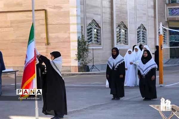 نواخته شدن زنگ آغاز سال تحصیلی در مشهد با حضور معاون رئیس جمهوری در مشهد