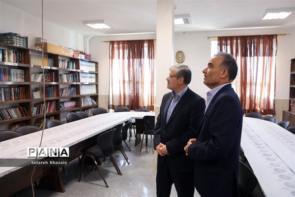 نواختن زنگ آغاز سال تحصیلی جدید توسط شهردار مشهد