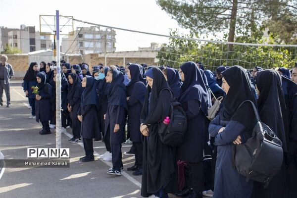 زنگ مهر و مقاومت در مدارس شهرستان محلات