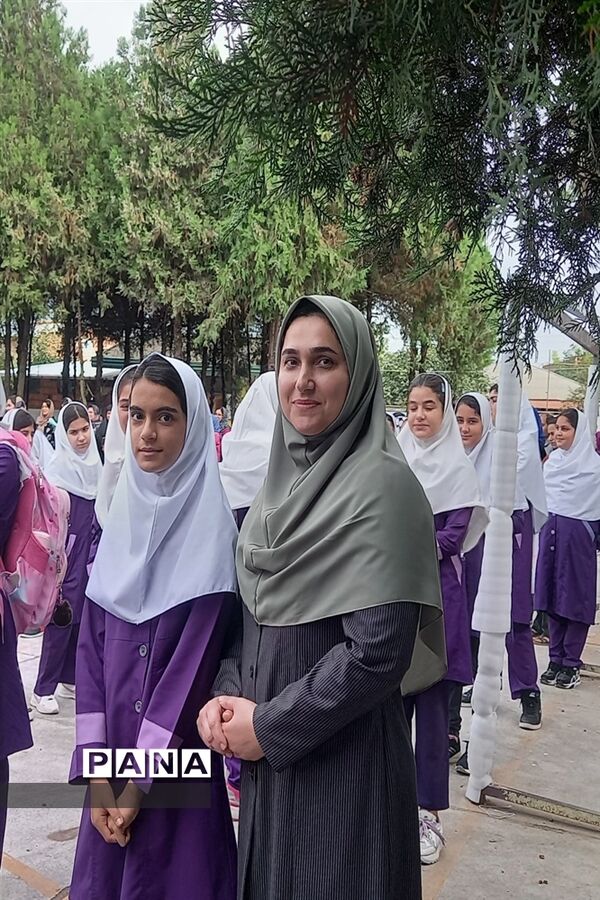 بوی ماه مهر در دبستان نظام الملک قائمشهر