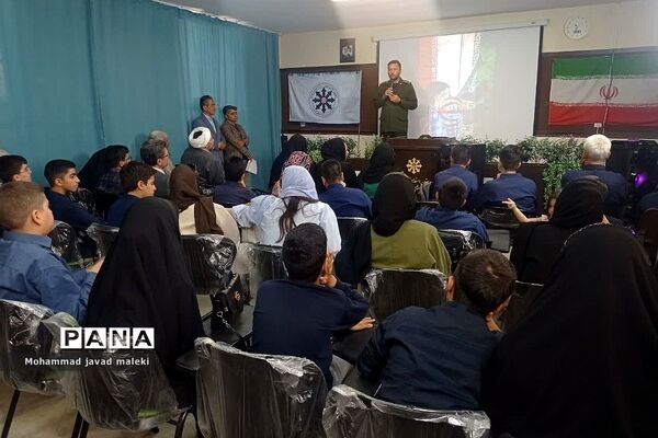 جشن دانش‌آموزان قبولی پایه هفتم در دبیرستان استعدادهای درخشان شهید بهشتی رودهن