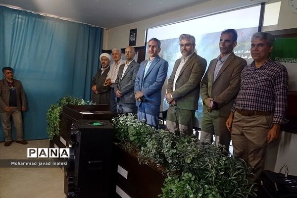 جشن دانش‌آموزان قبولی پایه هفتم در دبیرستان استعدادهای درخشان شهید بهشتی رودهن