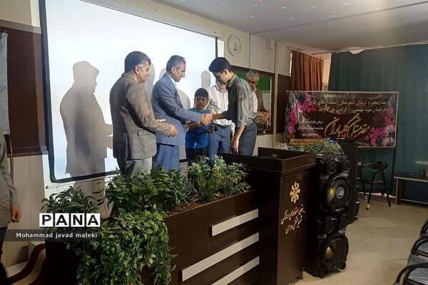 جشن دانش‌آموزان قبولی پایه هفتم در دبیرستان استعدادهای درخشان شهید بهشتی رودهن