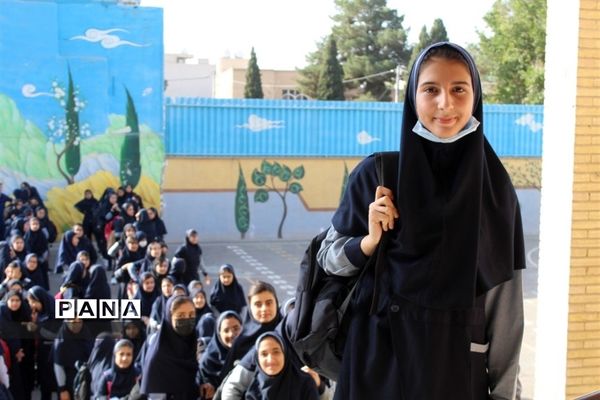 مراسم آغاز سال تحصیلی ۱۴۰۲_۱۴۰۳ و گرامیداشت هفته دفاع مقدس در دبیرستان دخترانه علمازاده