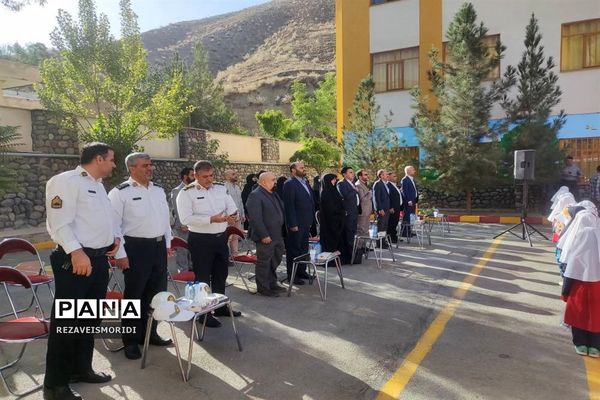 شروع سال تحصیلی در دبستان دخترانه هوشمند دکتر مهین نویدی جاجرود