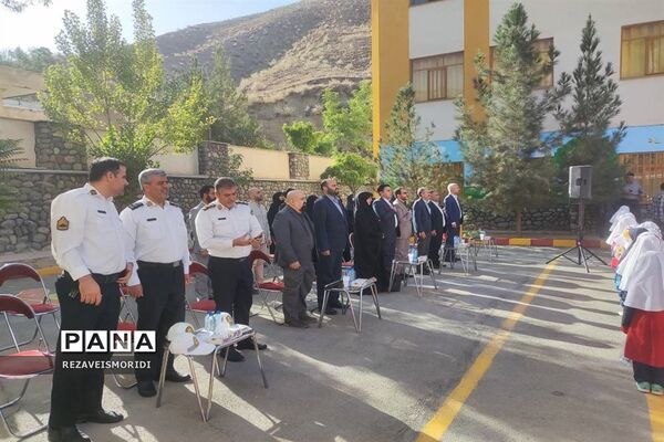 شروع سال تحصیلی در دبستان دخترانه هوشمند دکتر مهین نویدی جاجرود