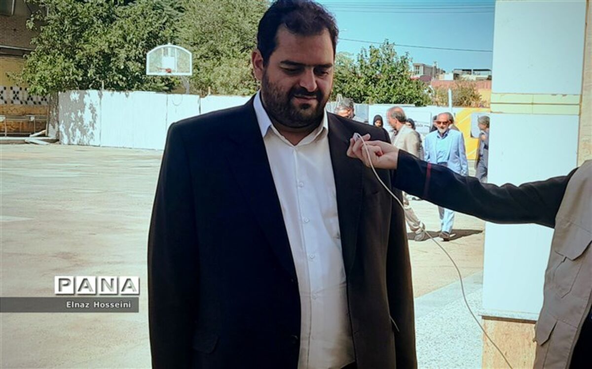 ارتباط خود را با اهل‌بیت بیشتر کنید و به قرآن متوسل شوید