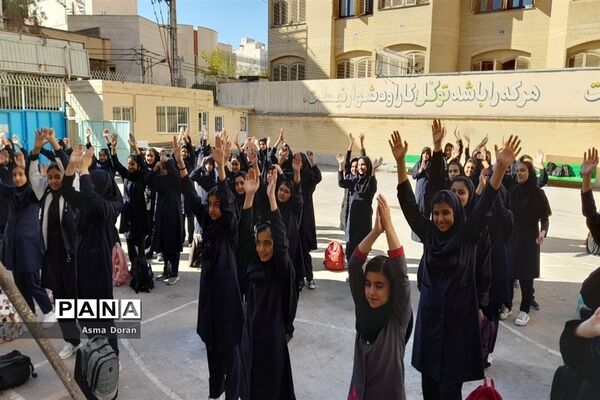 شروع سال تحصیلی جدید در دبیرستان حضرت زینب(س)