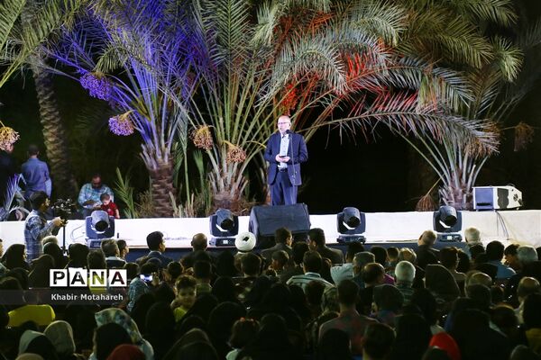اولین جشنواره تجربه‌ محور برداشت خرما روستای حاجی آباد زرین شهرستان اردکان