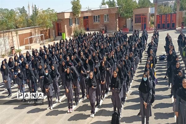 آیین بازگشایی مدارس در دبیرستان دخترانه خوارزمی شهرستان رباط‌کریم