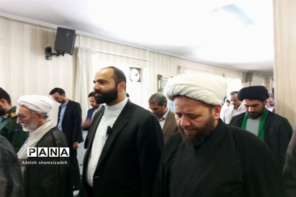 اقامه نماز ظهر و عصر توسط نماینده ولی فقیه و امام جمعه مشهد مقدس در آغاز سال تحصیلی در دبیرستان شاهد فاطمیه