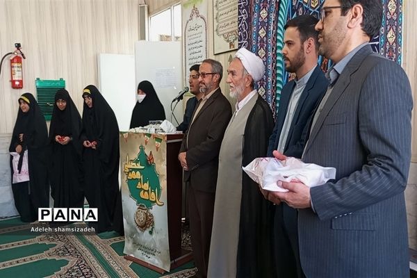 اقامه نماز ظهر و عصر توسط نماینده ولی فقیه و امام جمعه مشهد مقدس در آغاز سال تحصیلی در دبیرستان شاهد فاطمیه