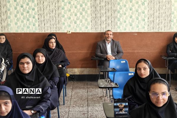 نواختن زنگ مهر، ایثار و مقاومت و آغاز سال تحصیلی جدید در کرمانشاه