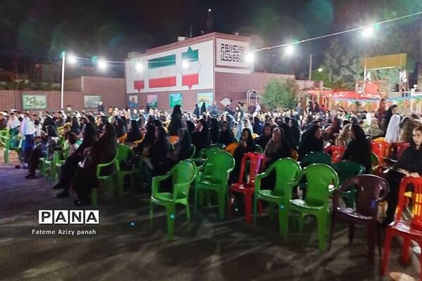 برگزاری یادواره شهدا در مدارس آباده