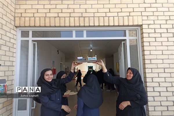 آغاز سال تحصیلی و گرامیداشت هفته دفاع مقدس در دبیرستان نمونه دولتی برکت