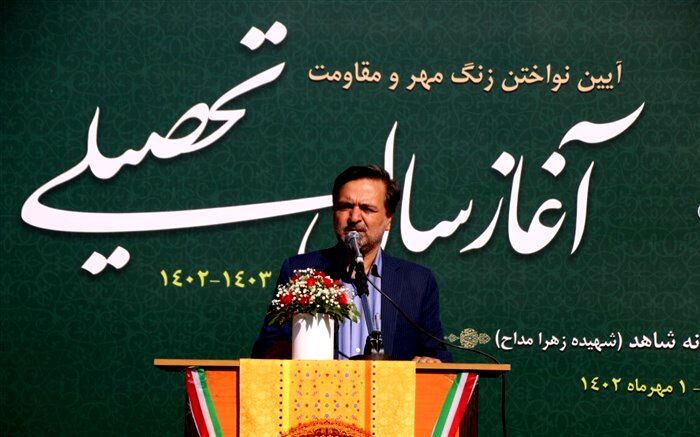 سلاح امروز جوانان در برابر دشمنان، دانش و تخصص است