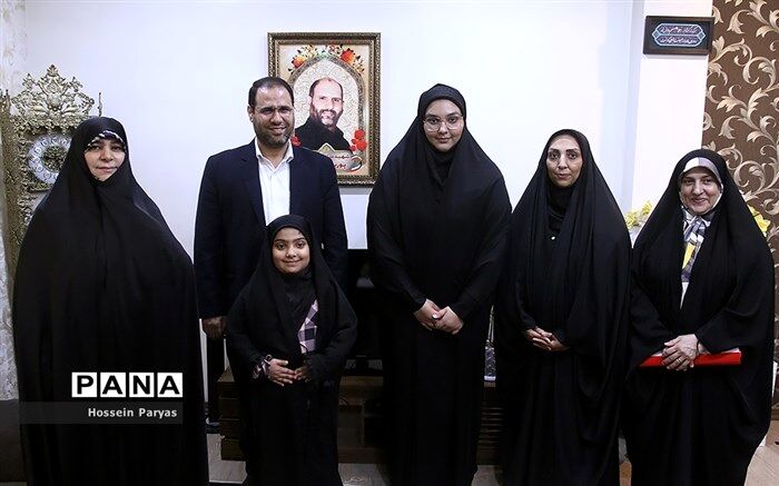 وزیر آموزش و پرورش مهمان خانواده شهید پوریا احمدی شد