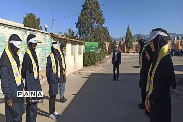 نواختن زنگ نماز، ایثار و مقاومت همزمان با آغاز سال تحصیلی جدید در دبیرستان برادران طباطبایی