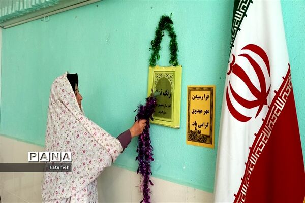 نواختن زنگ نماز، ایثار و مقاومت همزمان با آغاز سال تحصیلی جدید در دبیرستان برادران طباطبایی