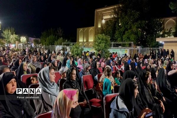 جشن‌آغاز امامت امام‌زمان( عج)و کیک دوازده متری در شهرستان ورامین