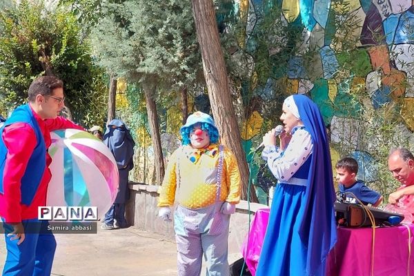 جشن آغاز امامت امام‌زمان(عج) در دبستان شهید سجادیان رودهن