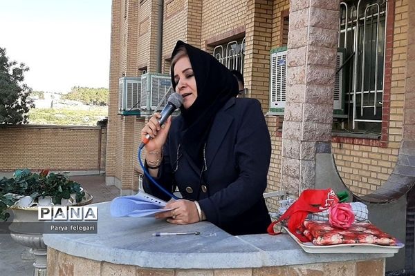 جشن آغاز امامت امام زمان(عج) و گرامیداشت هفته دفاع مقدس در هنرستان فدک