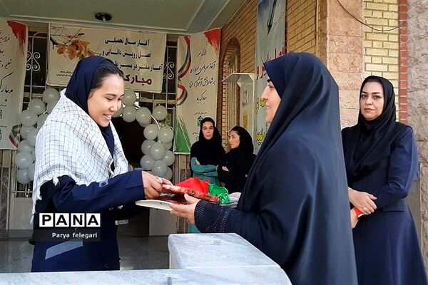 جشن آغاز امامت امام زمان(عج) و گرامیداشت هفته دفاع مقدس در هنرستان فدک