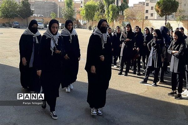 جشن آغاز امامت امام زمان(عج) و گرامیداشت هفته دفاع مقدس در هنرستان فدک