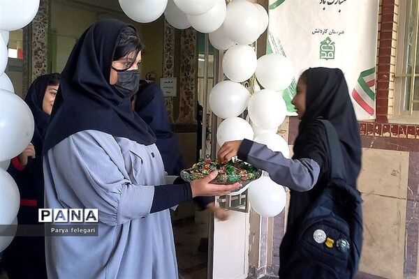 جشن آغاز امامت امام زمان(عج) و گرامیداشت هفته دفاع مقدس در هنرستان فدک
