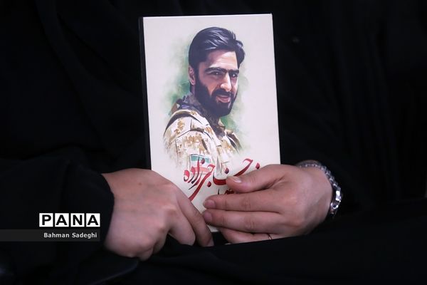 مراسم رونمایی از صدو چهل شهید، صدو چهل روایت