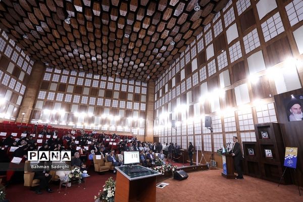 مراسم رونمایی از صدو چهل شهید، صدو چهل روایت