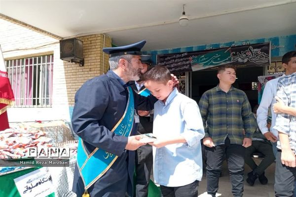 حضورخادمان مسجد مقدس جمکران درآموزشگاه شاهد شهید کاظمی اسلامشهر