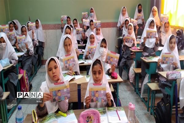 برگزاری  مراسم جشن عاطفه‌ها در آموزشگاه کوثر شهر جوادآباد