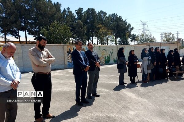 نواخته شدن زنگ نماز در دبیرستان آزادی کهریزک