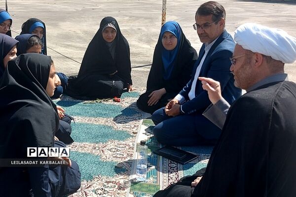 نواخته شدن زنگ نماز در دبیرستان آزادی کهریزک