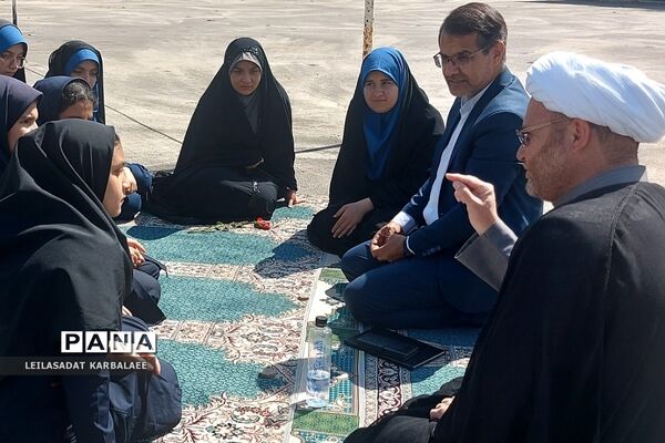 نواخته شدن زنگ نماز در دبیرستان آزادی کهریزک