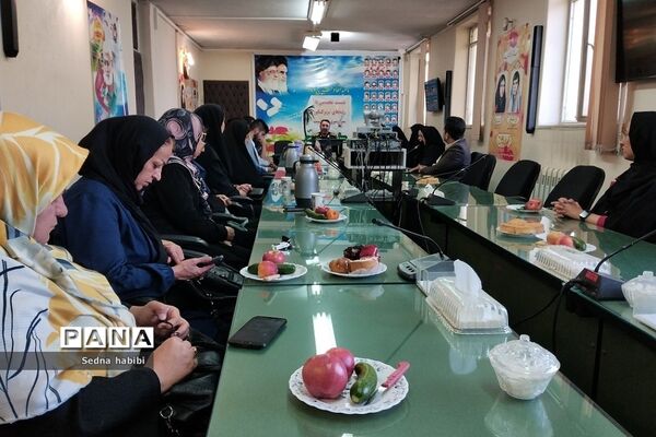 مراسم تقدیر از نخبگان کنکور سراسری رودهن توسط فرمانده سپاه دماوند