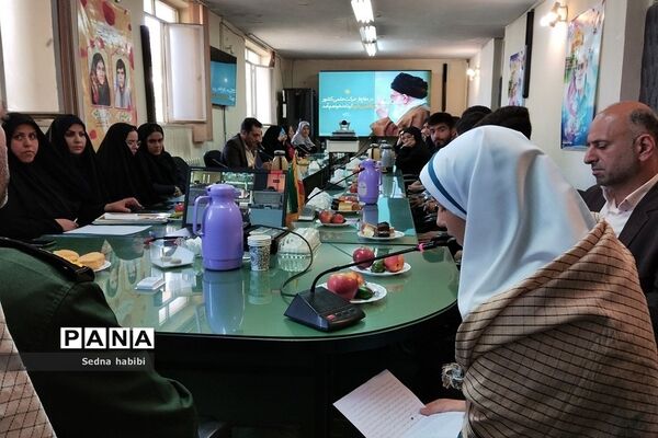 مراسم تقدیر از نخبگان کنکور سراسری رودهن توسط فرمانده سپاه دماوند