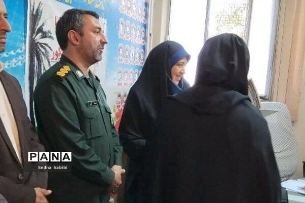 مراسم تقدیر از نخبگان کنکور سراسری رودهن توسط فرمانده سپاه دماوند